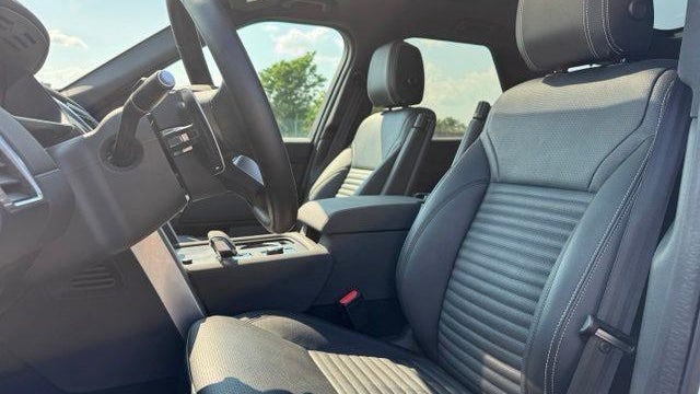 2023 Land Rover Discovery P300 S