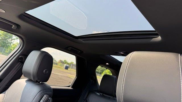 2023 Land Rover Discovery P300 S