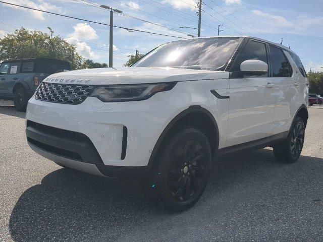 2022 Land Rover Discovery - $28,397