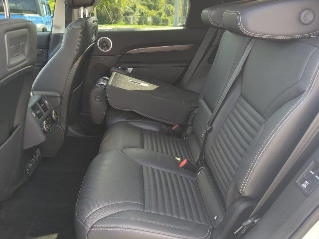 2022 Land Rover Discovery - $28,397