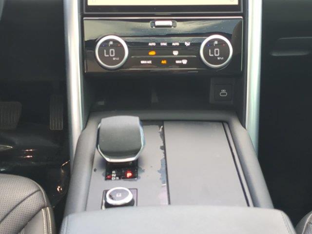 2022 Land Rover Discovery - $28,397
