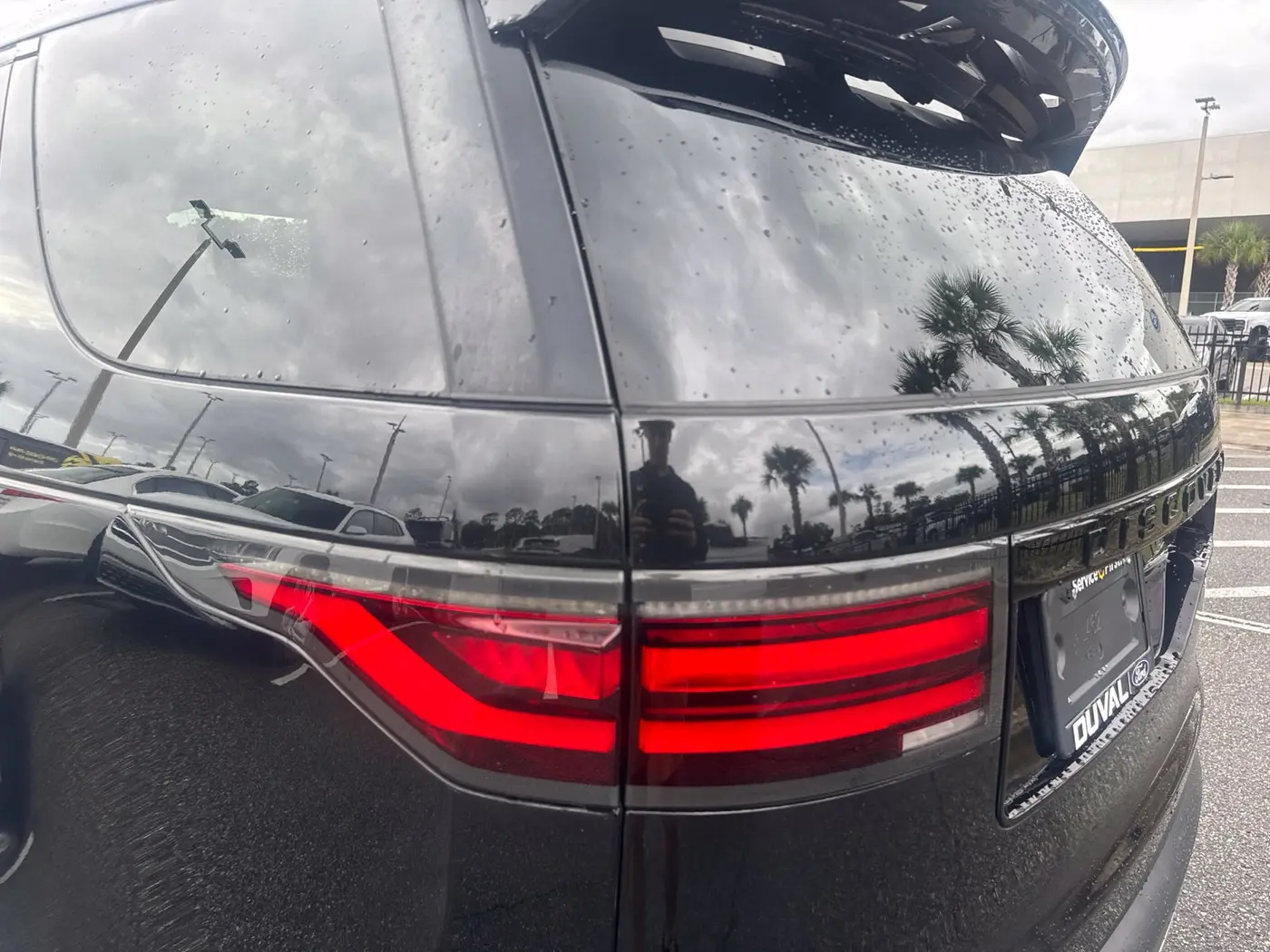 2022 Land Rover Discovery - $26,897
