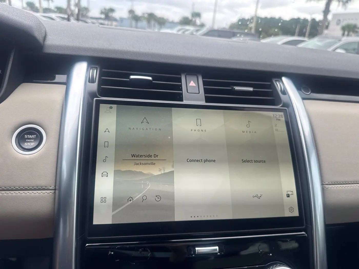 2022 Land Rover Discovery - $26,897