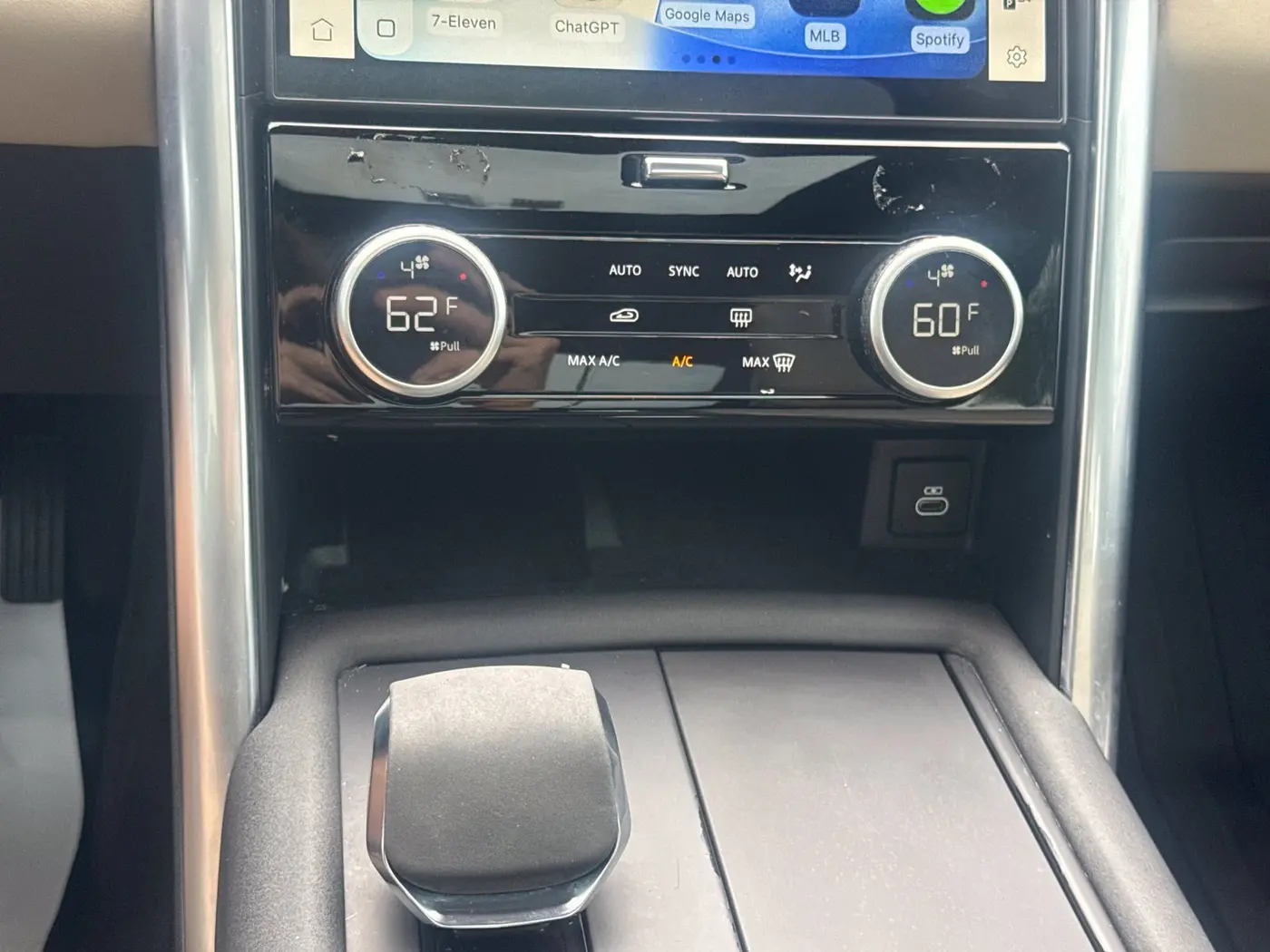 2022 Land Rover Discovery - $26,897