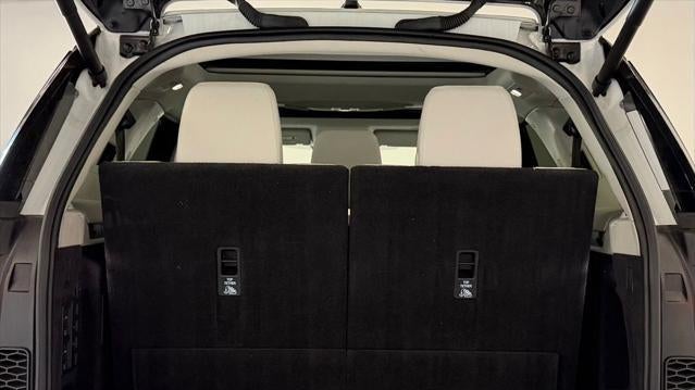 2023 Land Rover Discovery P300 S