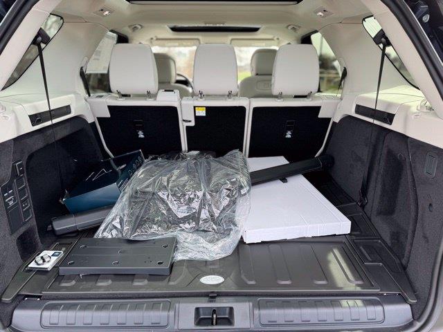 2025 Land Rover Discovery - $48,778