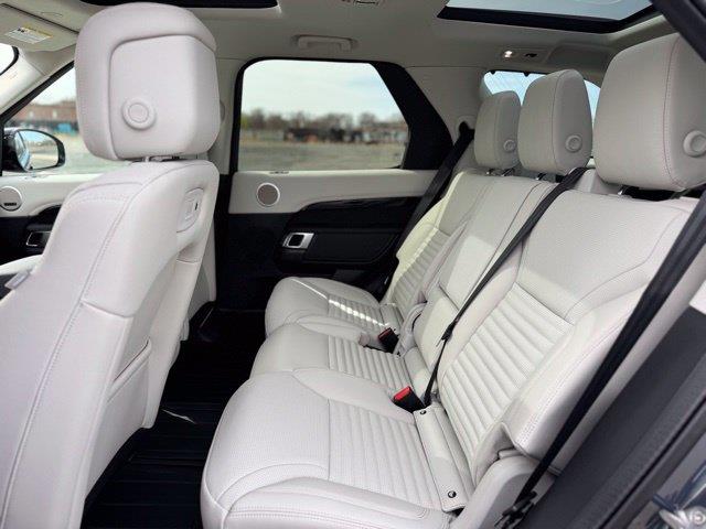 2025 Land Rover Discovery - $48,778