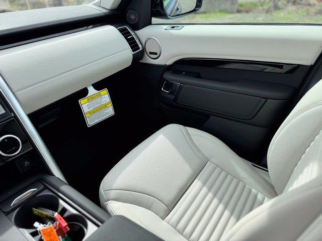 2025 Land Rover Discovery - $48,778