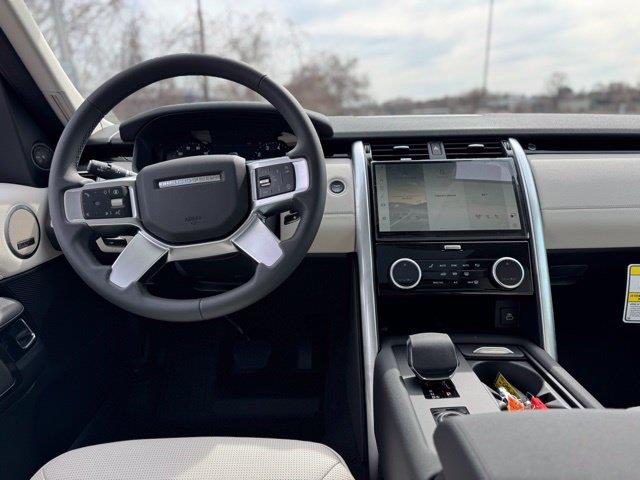 2025 Land Rover Discovery - $48,778
