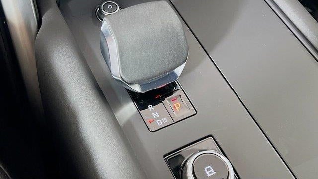 2025 Land Rover Discovery P300 S