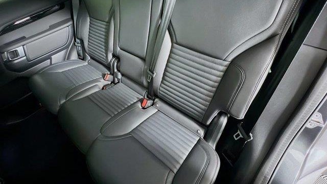 2025 Land Rover Discovery P300 S