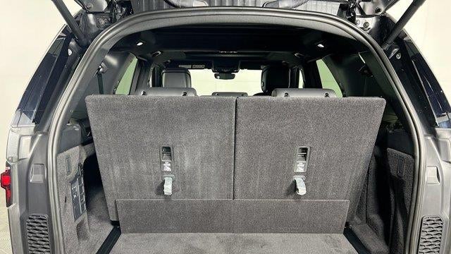 2025 Land Rover Discovery P300 S