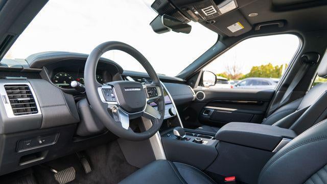2025 Land Rover Discovery P300 S