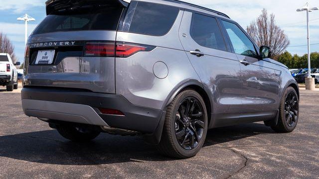 2025 Land Rover Discovery P300 S