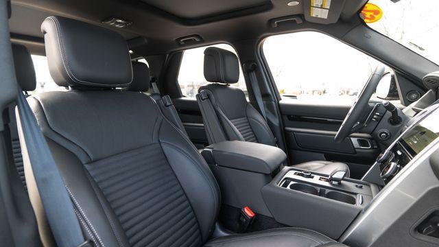 2025 Land Rover Discovery P300 S