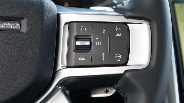 2025 Land Rover Discovery P300 S