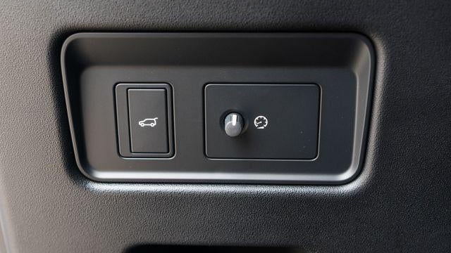 2025 Land Rover Discovery P300 S