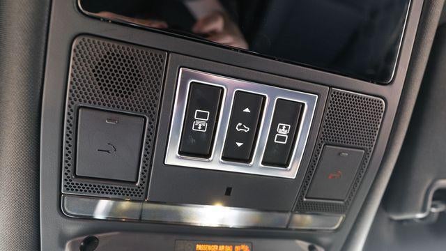 2025 Land Rover Discovery P300 S