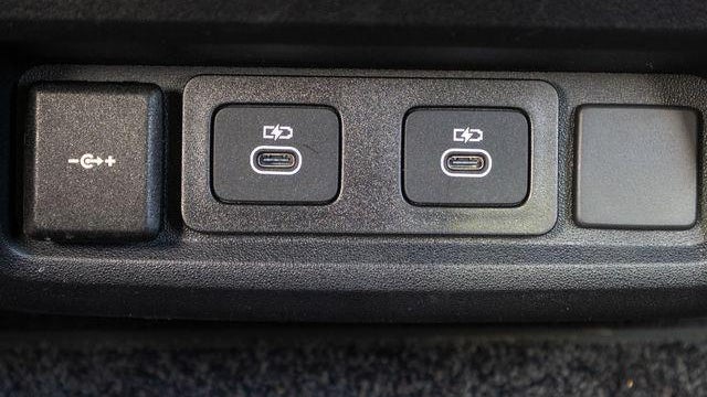 2025 Land Rover Discovery P300 S