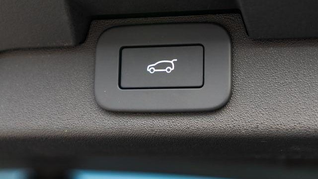 2025 Land Rover Discovery P300 S