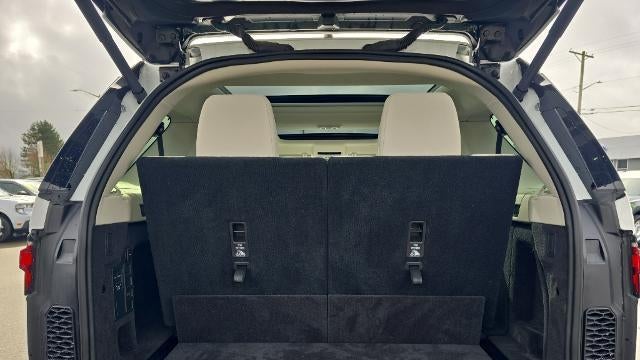2025 Land Rover Discovery P300 S