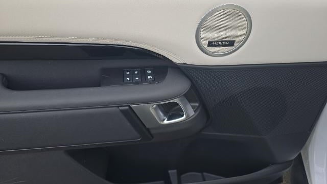 2025 Land Rover Discovery P300 S