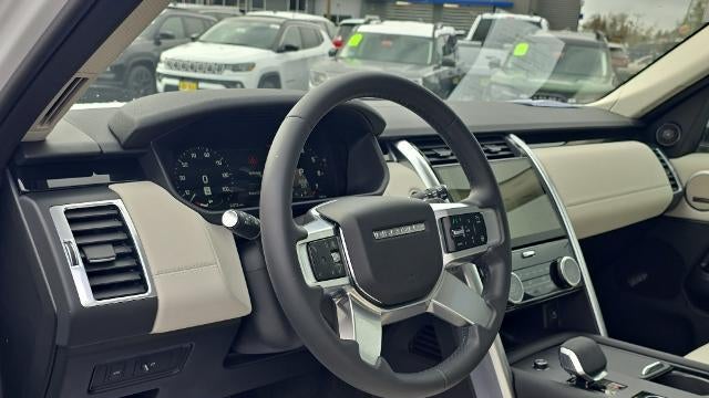 2025 Land Rover Discovery P300 S