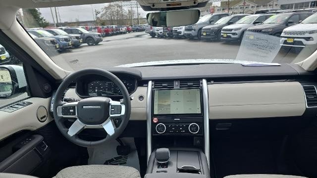 2025 Land Rover Discovery P300 S