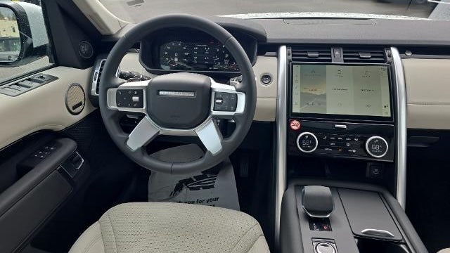 2025 Land Rover Discovery P300 S