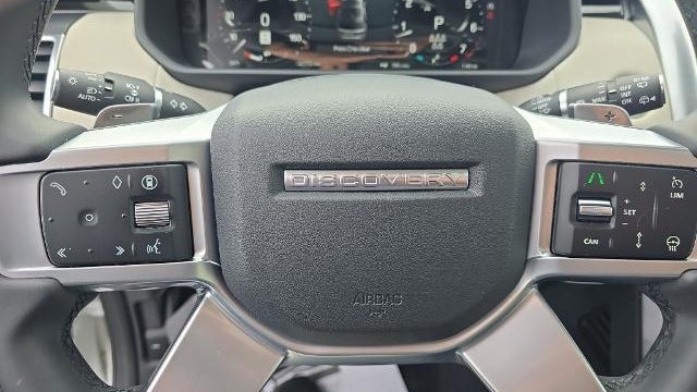 2025 Land Rover Discovery P300 S