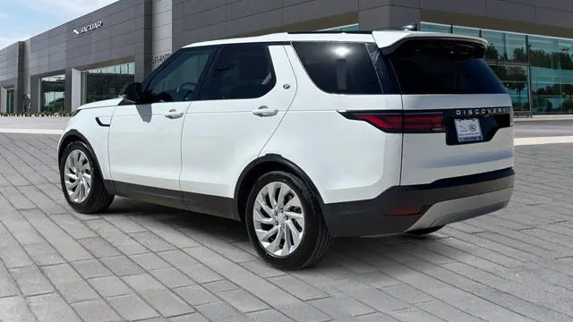 2025 Land Rover Discovery P300 S