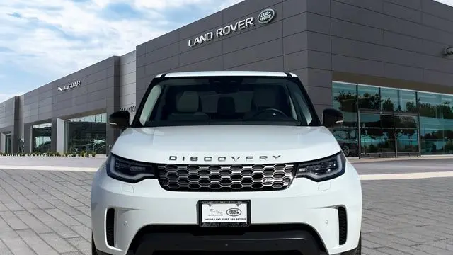 2025 Land Rover Discovery P300 S