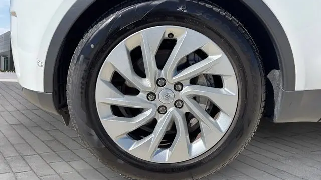 2025 Land Rover Discovery P300 S