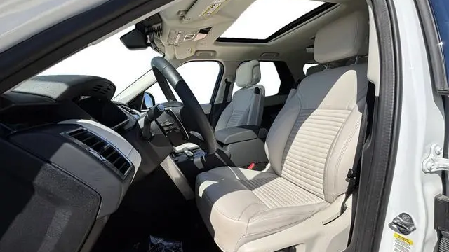 2025 Land Rover Discovery P300 S
