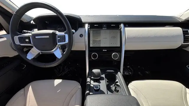 2025 Land Rover Discovery P300 S