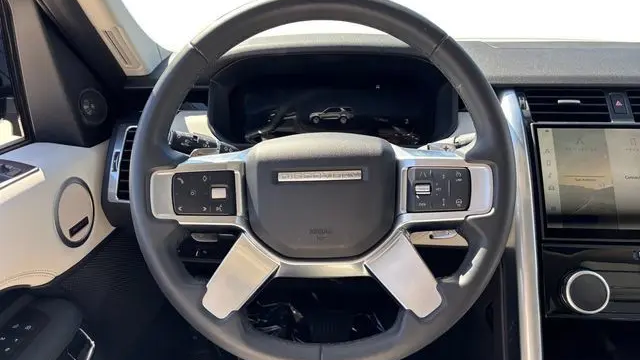2025 Land Rover Discovery P300 S