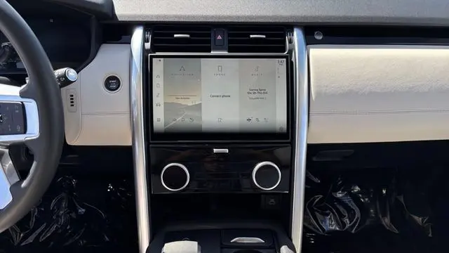2025 Land Rover Discovery P300 S