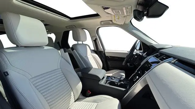 2025 Land Rover Discovery P300 S
