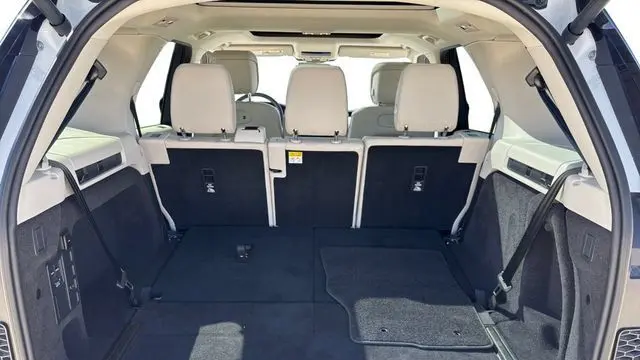 2025 Land Rover Discovery P300 S