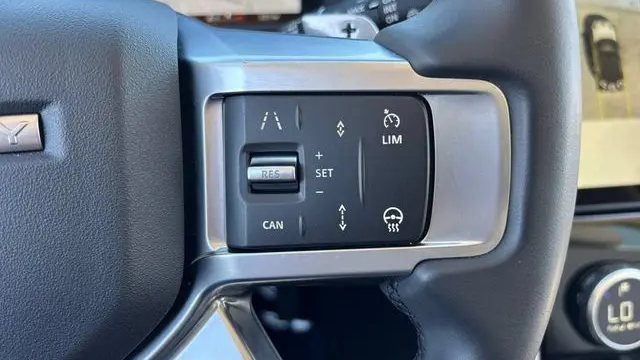 2025 Land Rover Discovery P300 S
