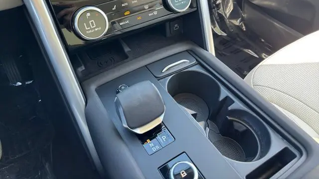 2025 Land Rover Discovery P300 S