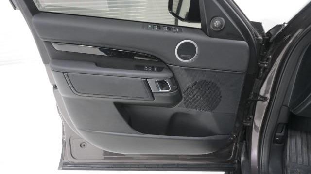 2025 Land Rover Discovery P300 S