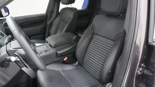 2025 Land Rover Discovery P300 S