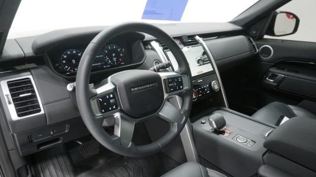2025 Land Rover Discovery P300 S
