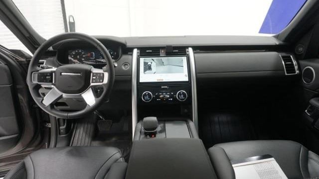 2025 Land Rover Discovery P300 S