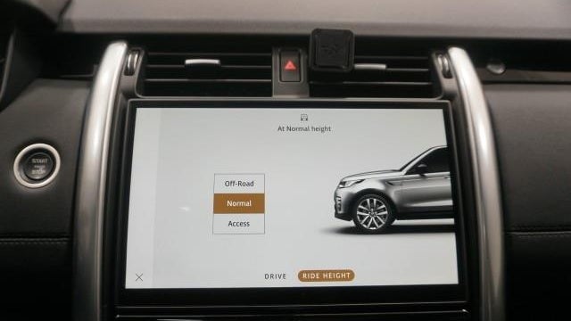 2025 Land Rover Discovery P300 S
