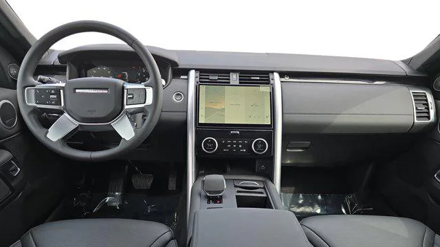 2025 Land Rover Discovery P300 S
