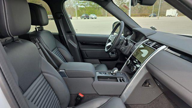 2025 Land Rover Discovery P300 S