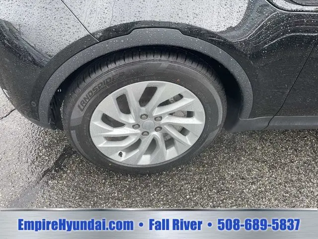 2025 Land Rover Discovery - $39,990