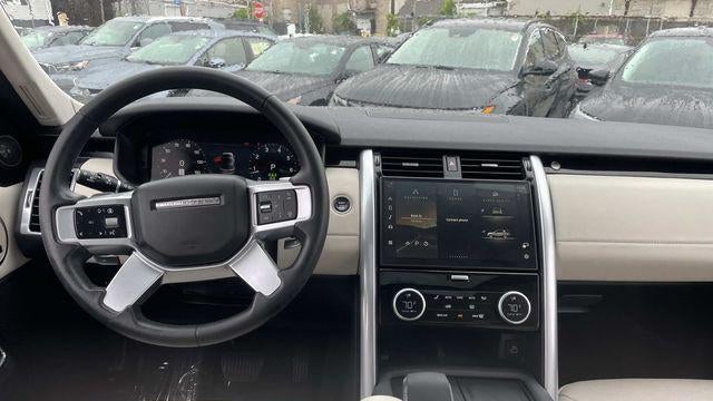 2025 Land Rover Discovery P300 S